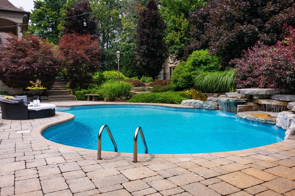 Comment Choisir le Meilleur Emplacement pour Votre Piscine Extérieure  ?